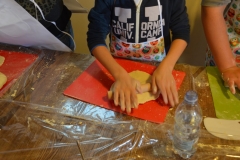 mani-in-pasta-crescia_02